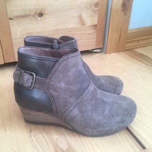 EUC Dansko Suede Booties